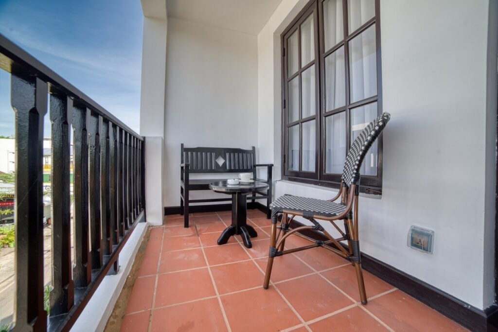 balcony